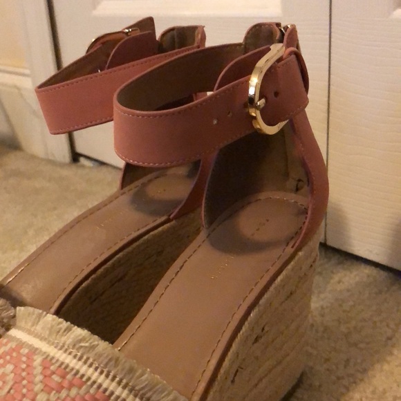 Brand New Tommy Hilfiger Wedges - Picture 2 of 11